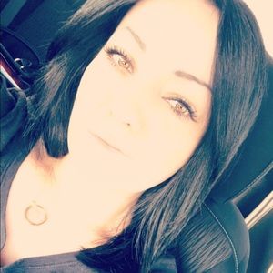 Meet your Posher, Isela